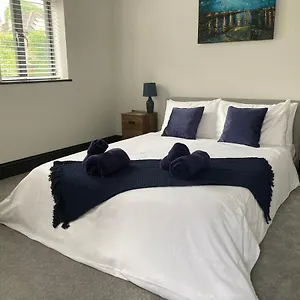  Apartment Little Elm - Luxury From Home, Free Parking, 30-40 Mins Walk From Centre